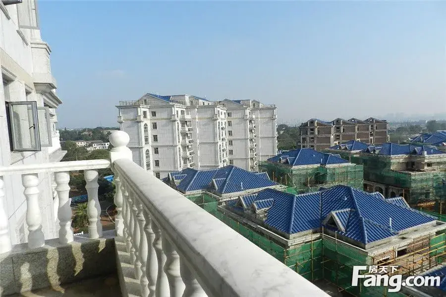 鸿涛翡翠湾别墅